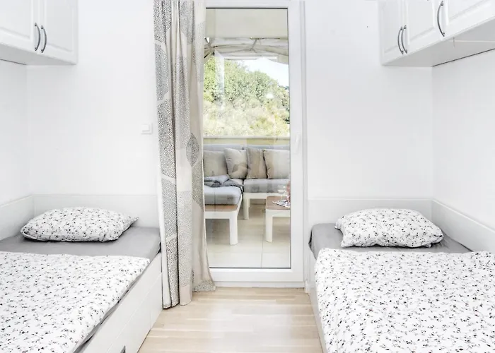 Prázdninový dům Mit Meerblick & Pool In - Villa-planina *